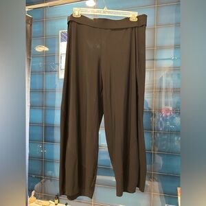 Classic Black Wide-Leg Women’s Pants